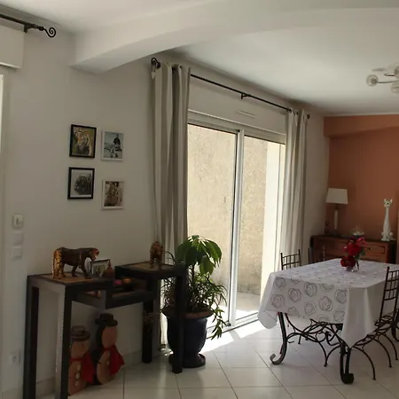 Maison Dans Un Village Au Coeur Des Garrigues Feriehus *