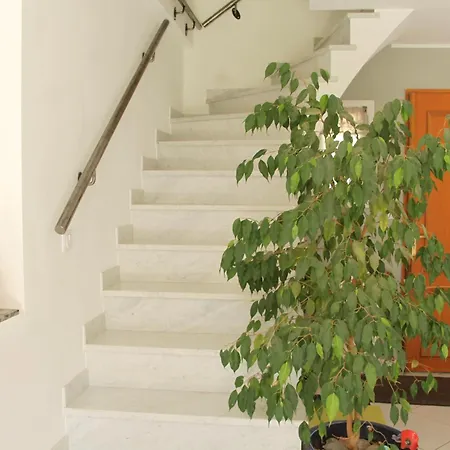 Maison Dans Un Village Au Coeur Des Garrigues *
