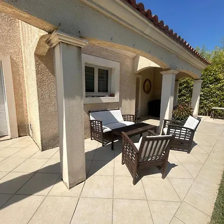 بيت للعطل Maison Dans Un Village Au Coeur Des Garrigues