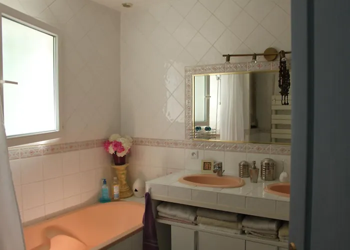 Maison Dans Un Village Au Coeur Des Garrigues Дом отдыха *