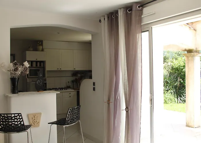 Maison Dans Un Village Au Coeur Des Garrigues Дом отдыха Sainte-Croix-de-Quintillargues
