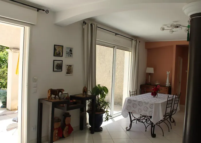Maison Dans Un Village Au Coeur Des Garrigues Дом отдыха *
